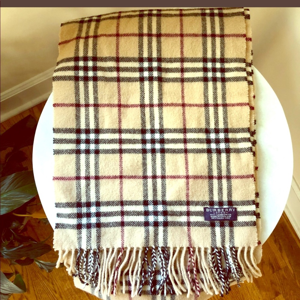 Burberry classic scarf lambswool